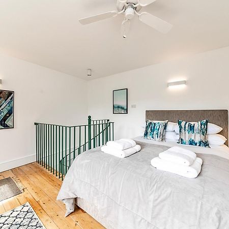 The Secret Kensington Garden Mews-2 Bedroom Full House-2 Train Lines- Spacious-Kings Road- Harrods -Chelsea Stadium-Private Small Patio Λονδίνο Εξωτερικό φωτογραφία