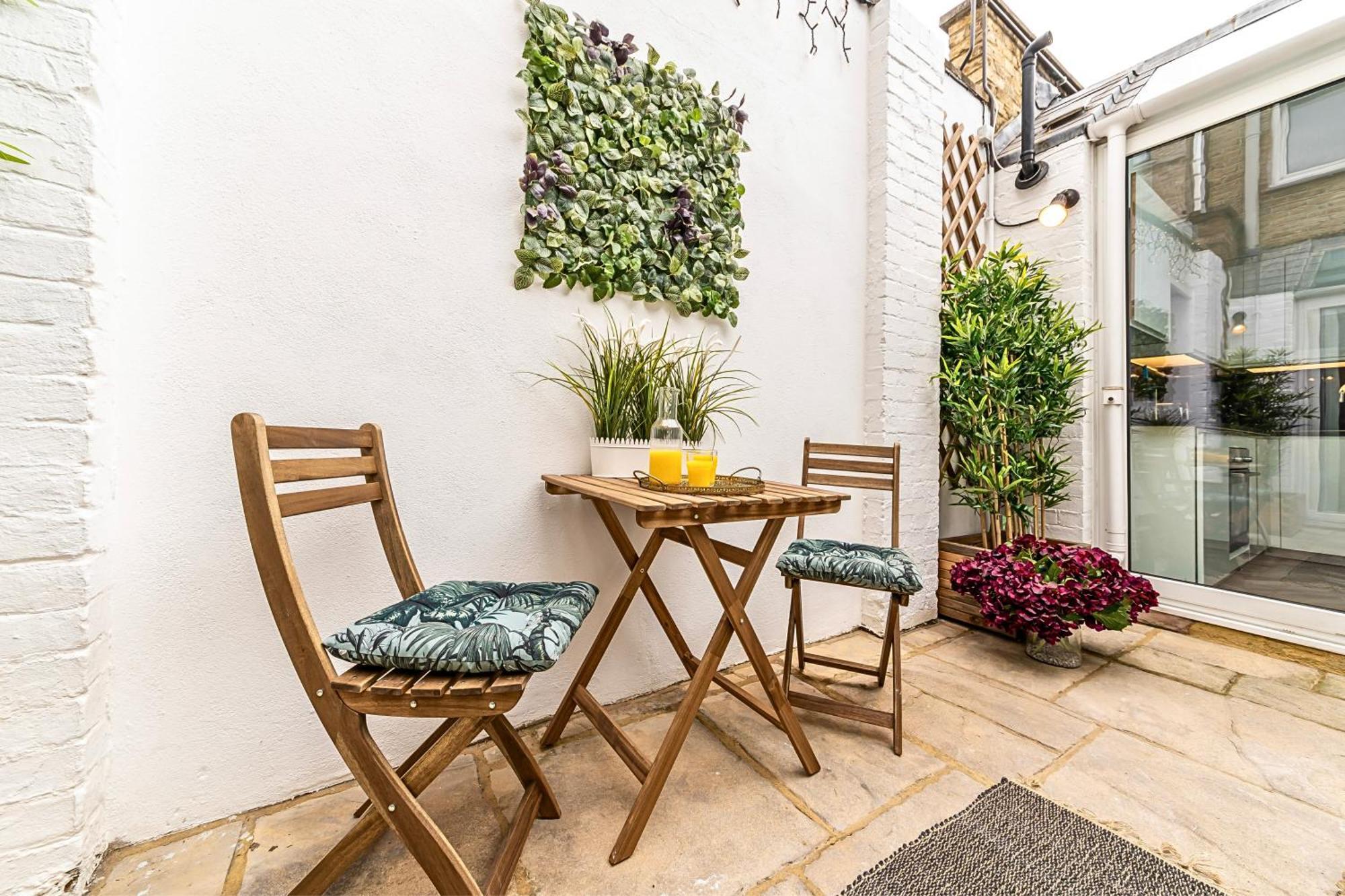 The Secret Kensington Garden Mews-2 Bedroom Full House-2 Train Lines- Spacious-Kings Road- Harrods -Chelsea Stadium-Private Small Patio Λονδίνο Εξωτερικό φωτογραφία