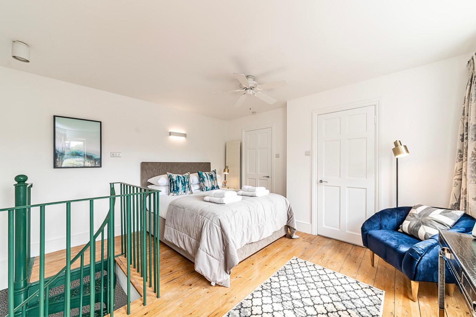 The Secret Kensington Garden Mews-2 Bedroom Full House-2 Train Lines- Spacious-Kings Road- Harrods -Chelsea Stadium-Private Small Patio Λονδίνο Εξωτερικό φωτογραφία