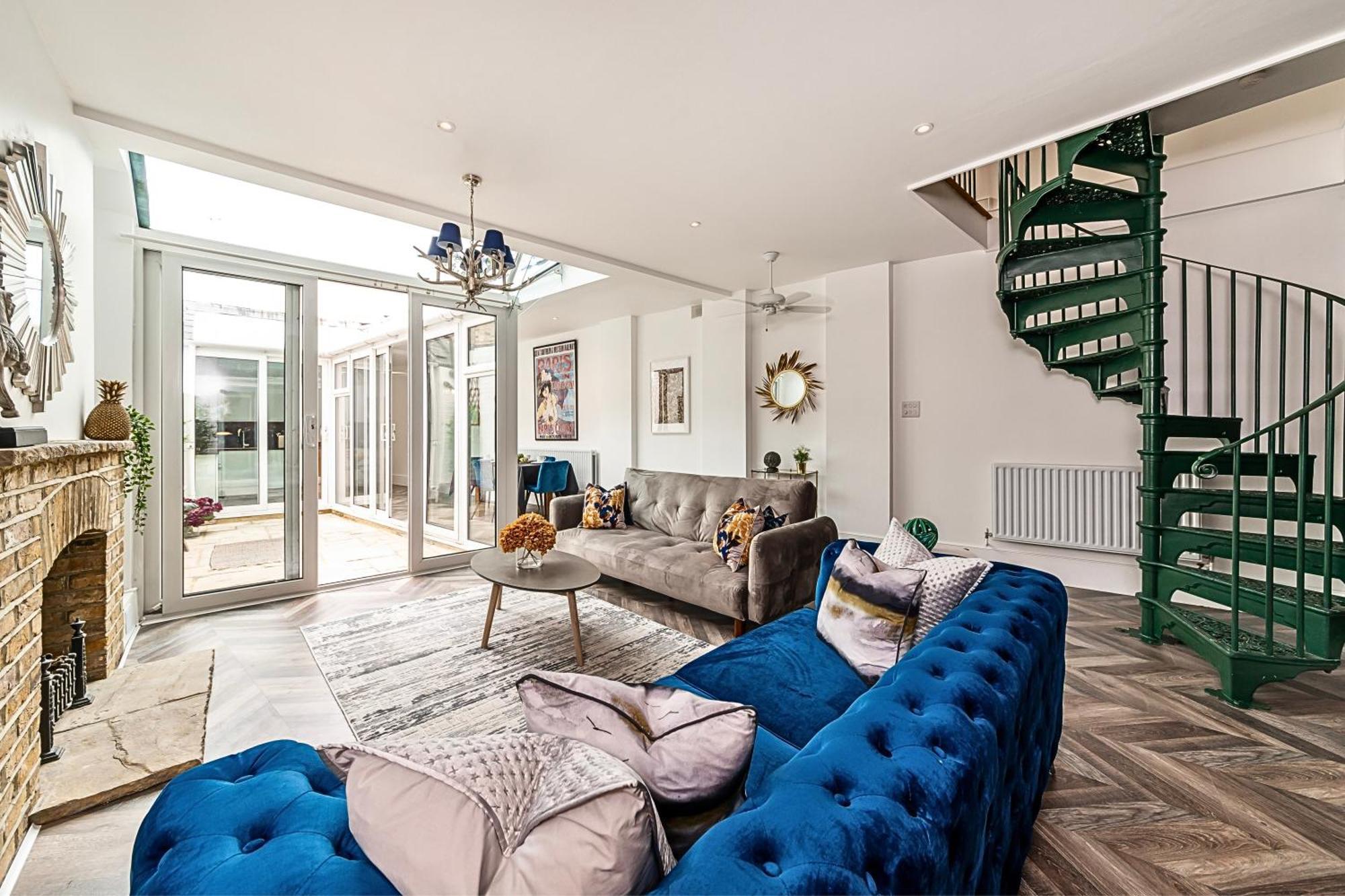 The Secret Kensington Garden Mews-2 Bedroom Full House-2 Train Lines- Spacious-Kings Road- Harrods -Chelsea Stadium-Private Small Patio Λονδίνο Εξωτερικό φωτογραφία