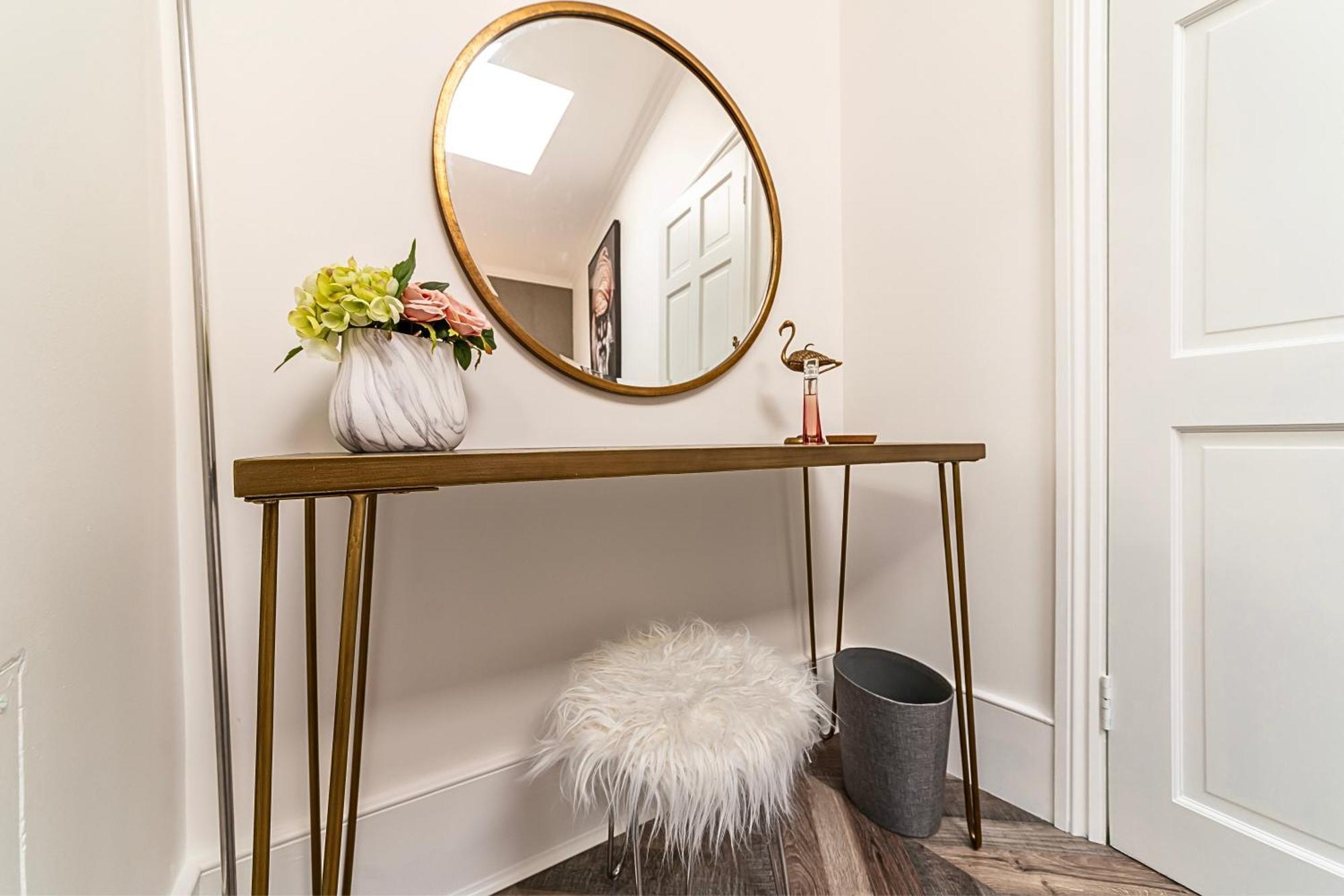 The Secret Kensington Garden Mews-2 Bedroom Full House-2 Train Lines- Spacious-Kings Road- Harrods -Chelsea Stadium-Private Small Patio Λονδίνο Εξωτερικό φωτογραφία